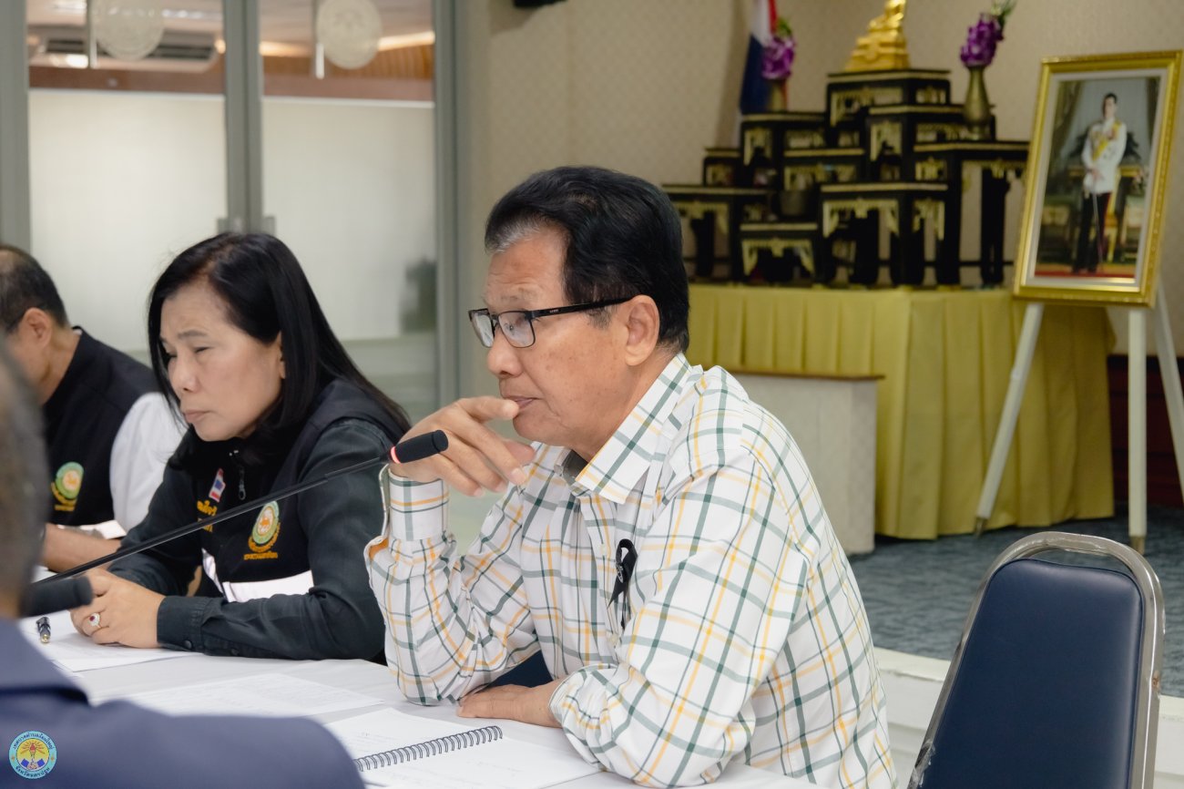 ประชุมเพื่อติดตามผลการดำเนินงาน ของหน่วยงานในเทศบาลตำบลอ้อมใหญ่