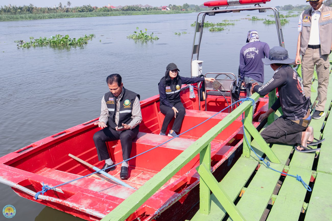 ลงพื้นที่ปฏิบัติงานเชิงรุกสำรวจประตูระบายน้ำทั้ง 6 ประตูในเขตพื้นที่