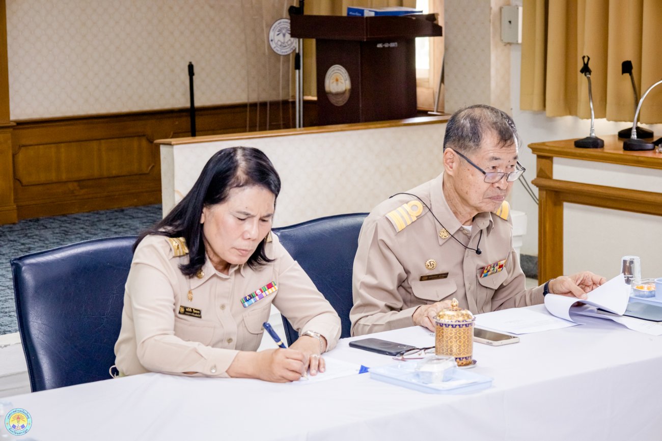 ประชุมสนับสนุนงบประมาณ "กองทุนสวัสดิการชุมชนตำบลอ้อมใหญ่" ณ ห้องประชุมชั้น 3 สำนักงานเทศบาลตำบลอ้อมใหญ่