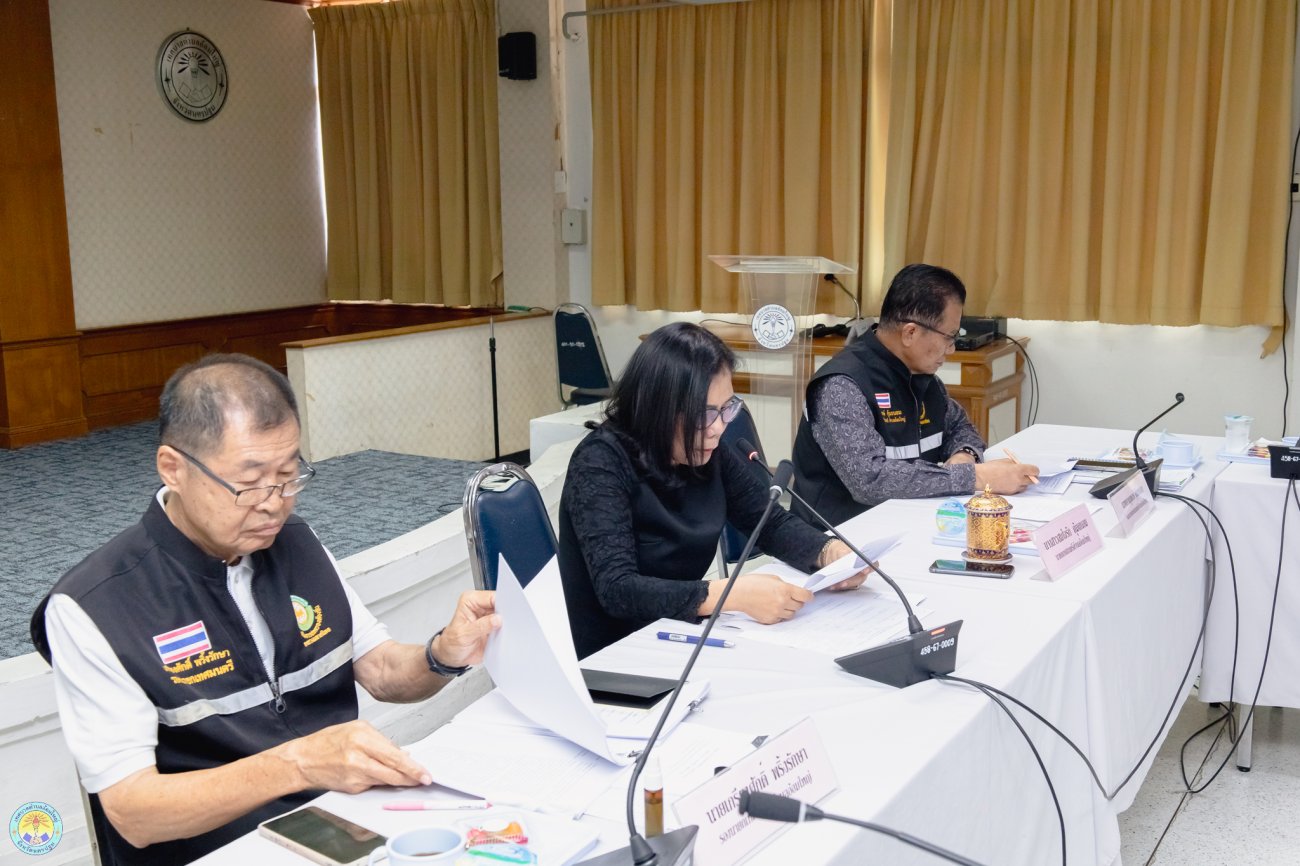 ประชุมเพื่อติดตามผลการดำเนินงาน และขับเคลื่อนนโยบาย ของหน่วยงานในเทศบาลตำบลอ้อมใหญ่